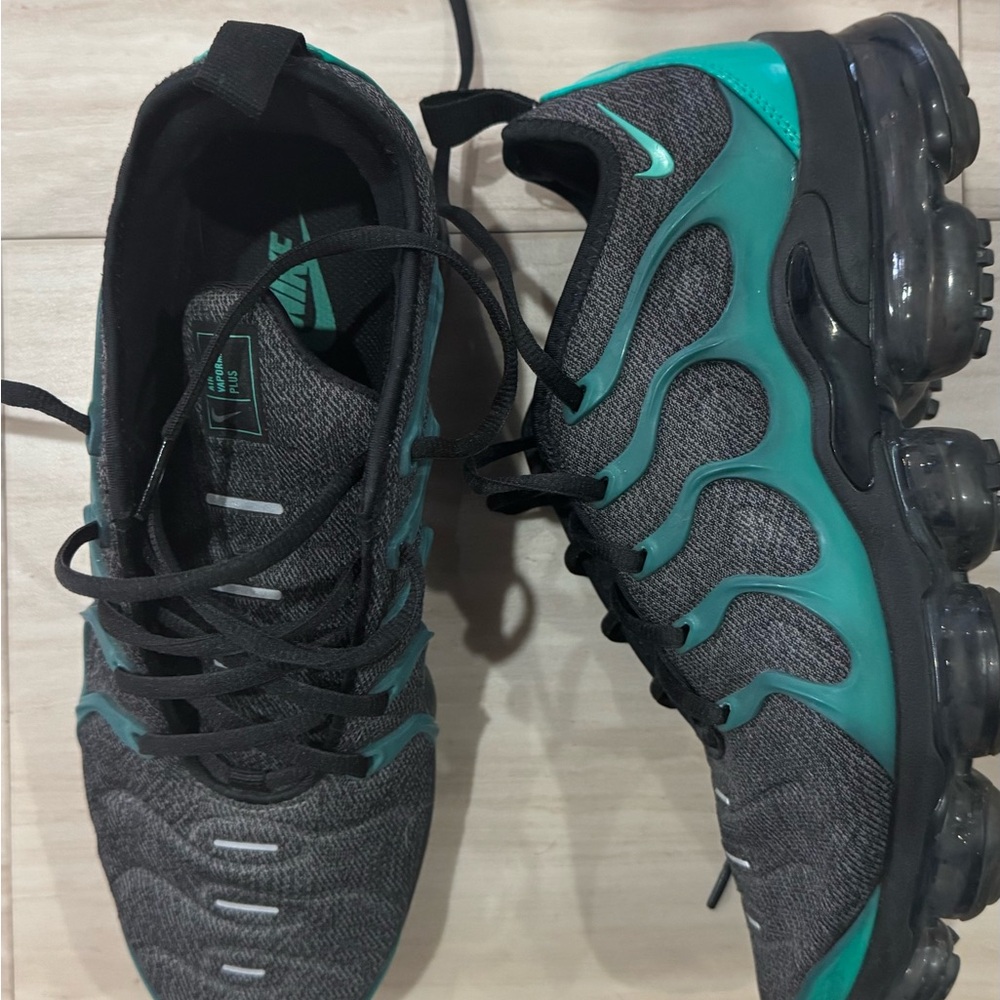 Nike Air Vapormax Plus (black and teal)